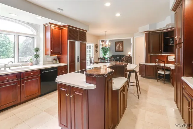 $1,299,000 | 7 Beauclaire Lane, Perinton, NY 14450