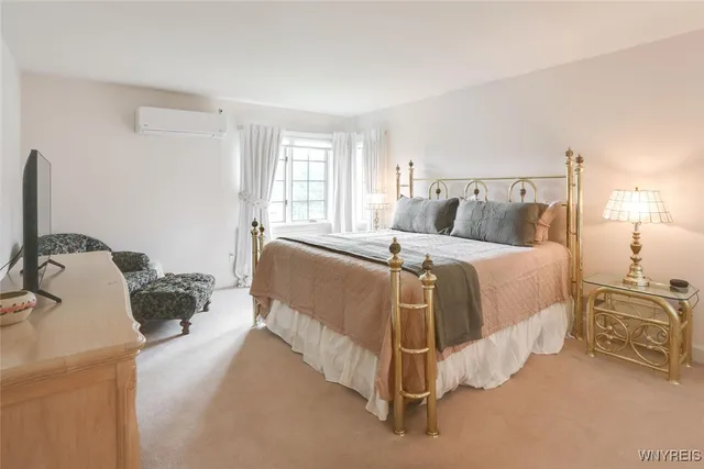 $1,299,000 | 7 Beauclaire Lane, Perinton, NY 14450