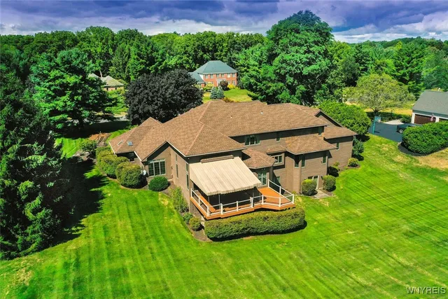 $1,299,000 | 7 Beauclaire Lane, Perinton, NY 14450