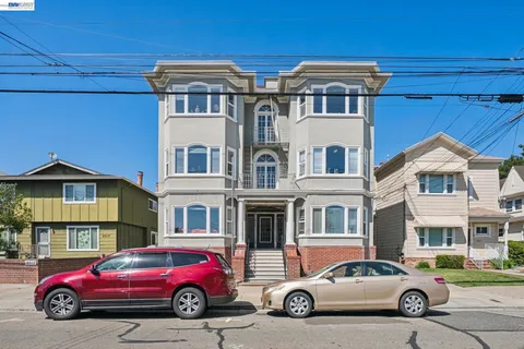 $1,899,000 | 2021 Clinton Avenue, Alameda, CA 94501