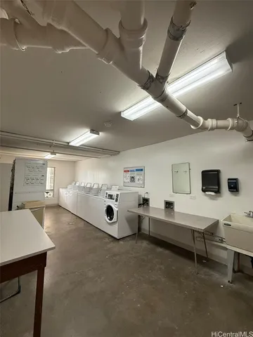 $3,000 | 1001 Wilder Avenue, Unit 802, Honolulu, HI 96822