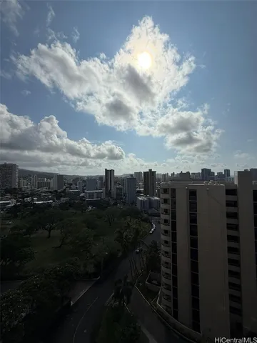 $3,000 | 1001 Wilder Avenue, Unit 802, Honolulu, HI 96822