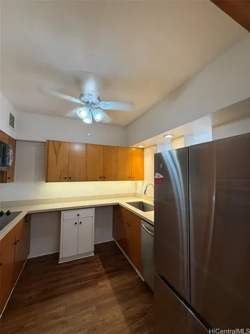 $3,000 | 1001 Wilder Avenue, Unit 802, Honolulu, HI 96822