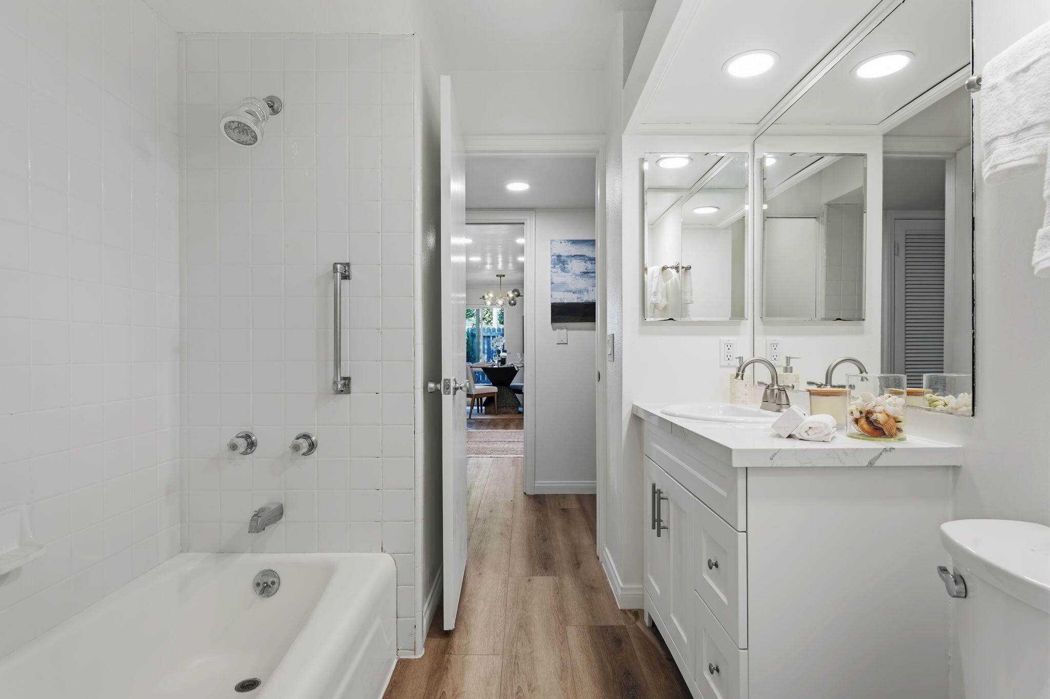 2630 State Street, Unit 7 Santa Barbara, CA 93105 - Photo 21 of 27 21-Bathroom 2
