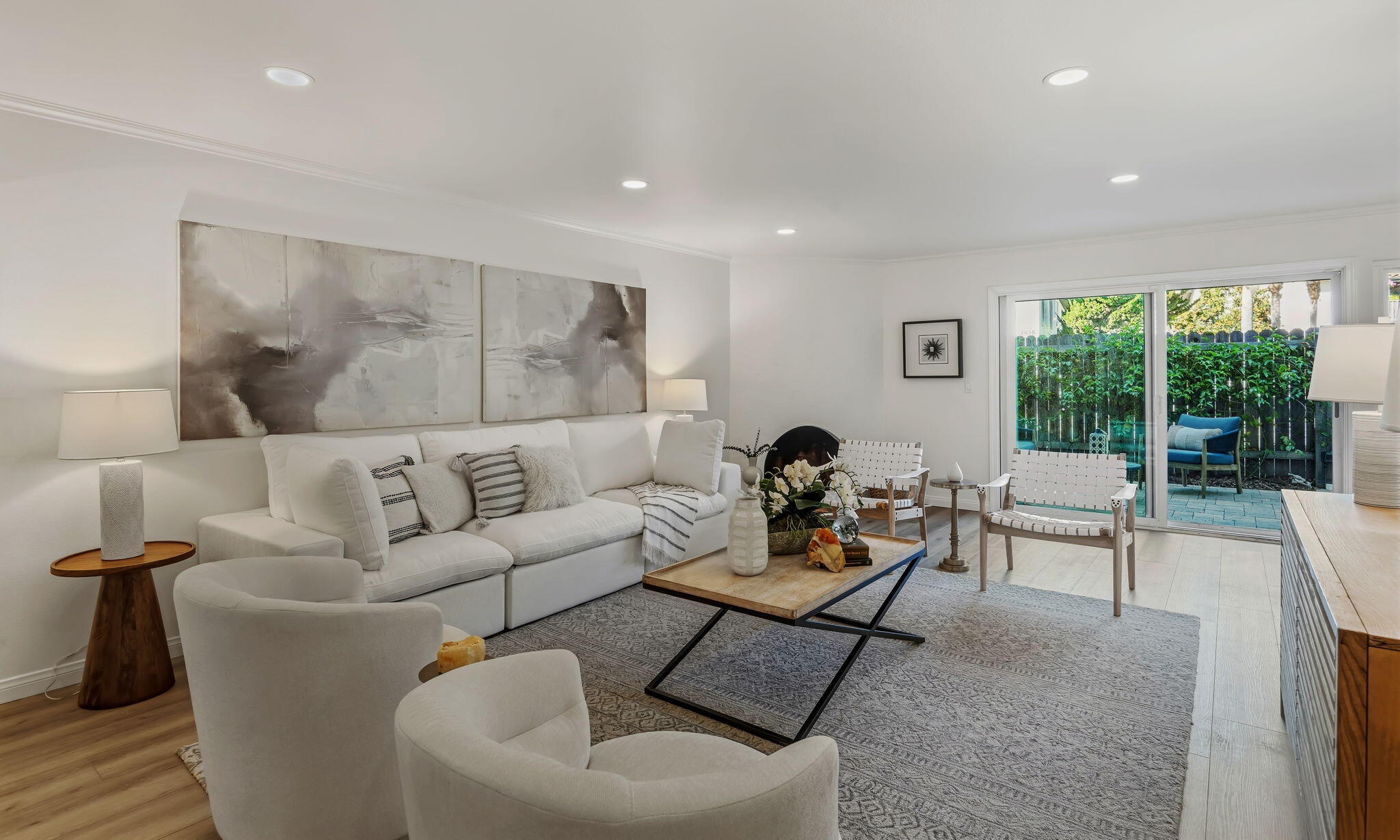 2630 State Street, Unit 7 Santa Barbara, CA 93105 - Photo 4 of 27 04-Living Room
