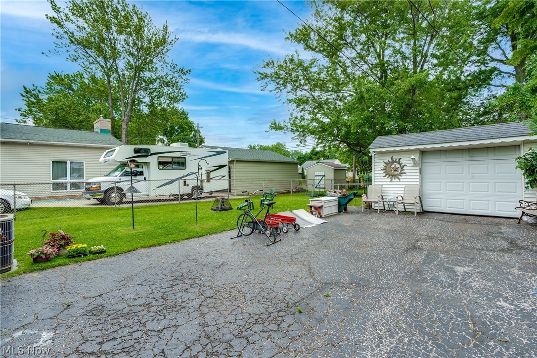 1584 Winchester Road Cleveland, OH 44124 - Photo 24 of 27