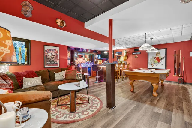 $1,250,000 | 1886 West Clover Drive, Inverness, IL 60067