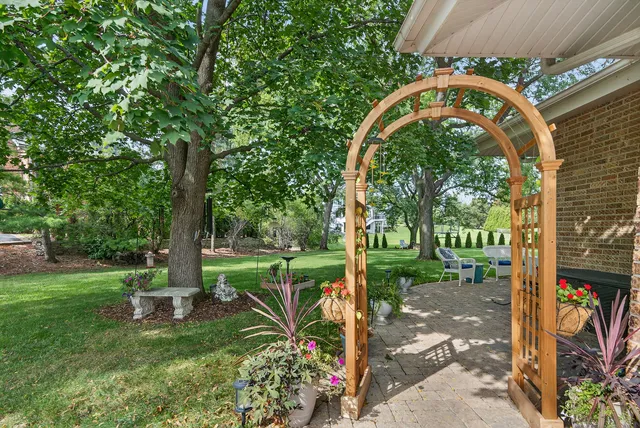 $1,250,000 | 1886 West Clover Drive, Inverness, IL 60067