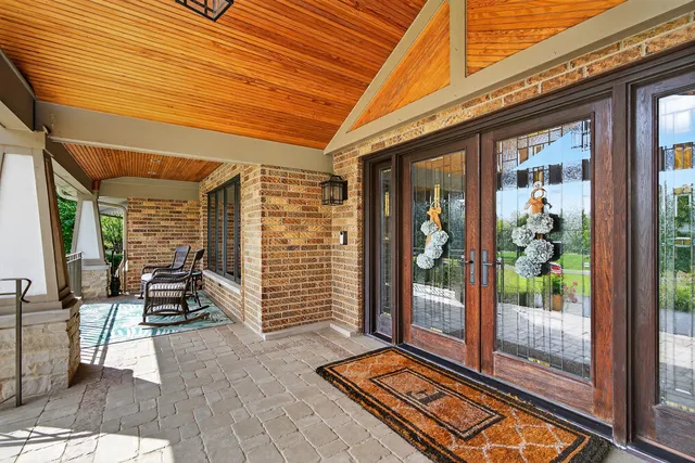 $1,250,000 | 1886 West Clover Drive, Inverness, IL 60067