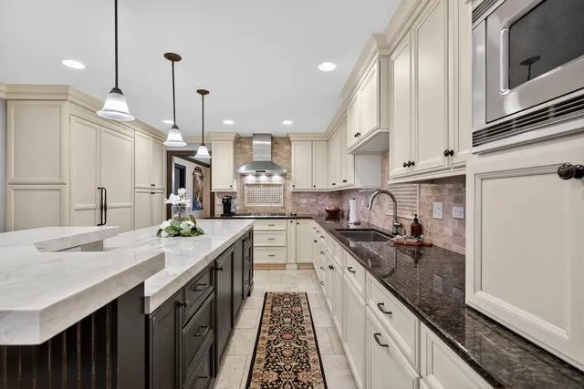 $1,250,000 | 1886 West Clover Drive, Inverness, IL 60067