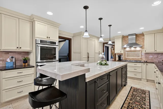 $1,250,000 | 1886 West Clover Drive, Inverness, IL 60067