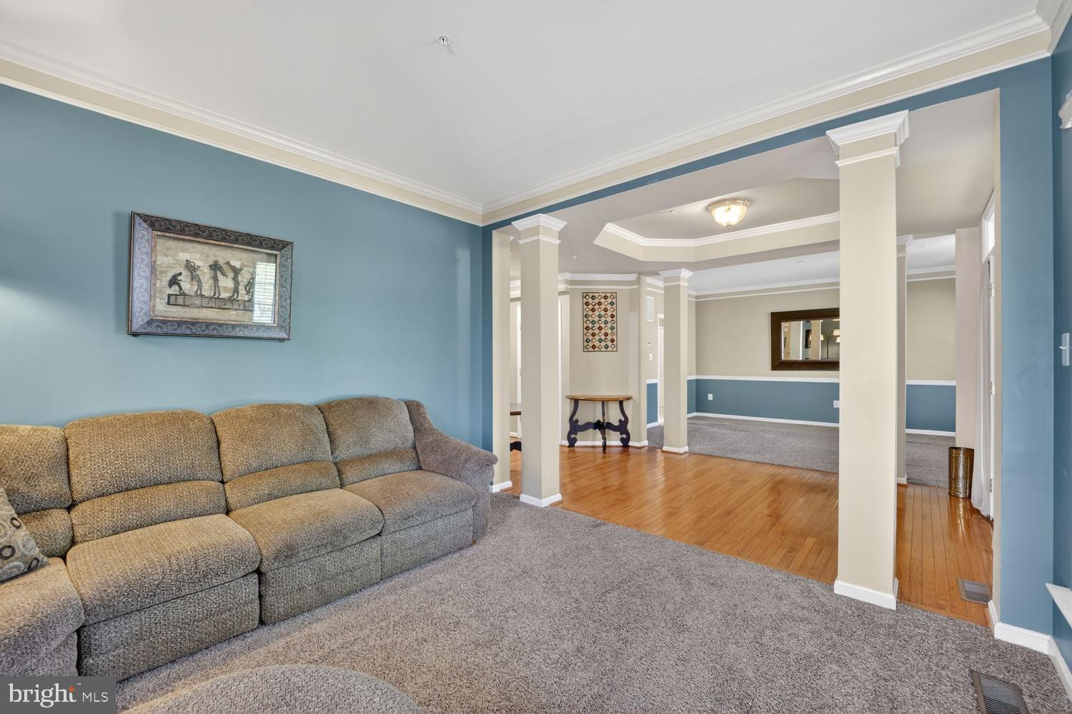 8023 River Park Road Bowie, MD 20715 - Photo 5 of 49 Living Room with Columns