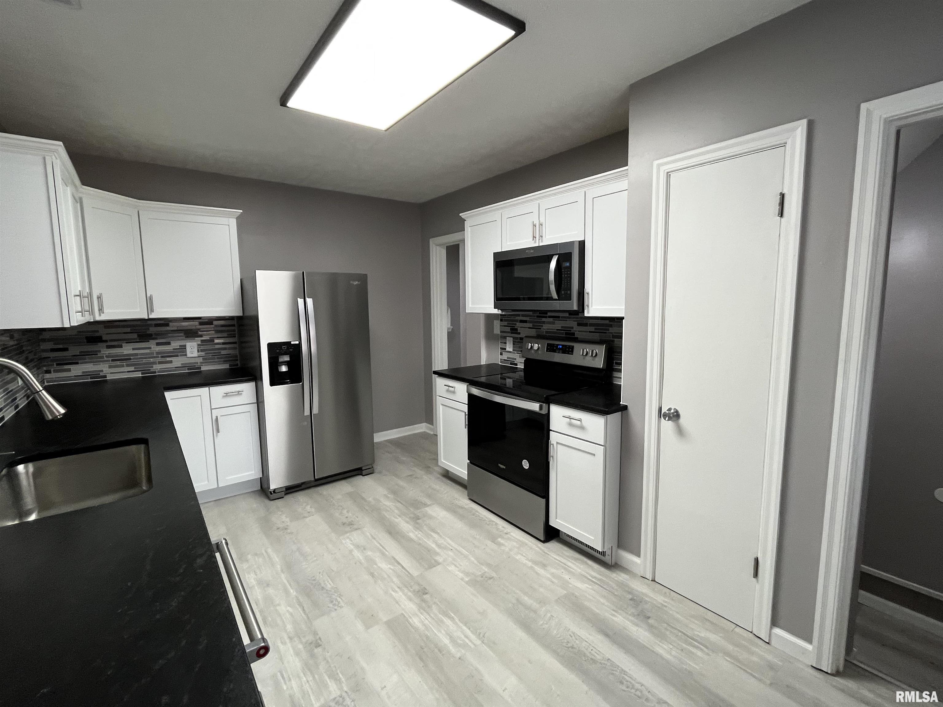 26 Circle Drive Springfield, IL 62703 - Photo 3 of 40