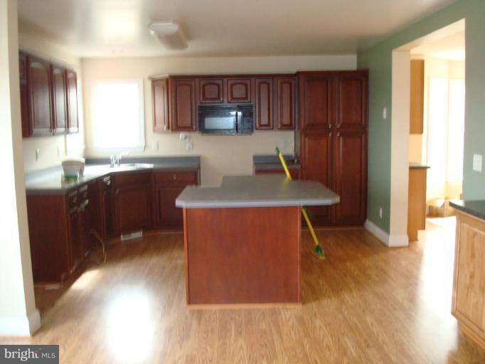 12253 Jamesons Mill Road Culpeper, VA 22701 - Photo 4 of 8 Kitchen