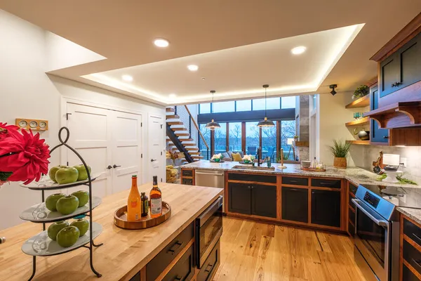 $981,000 | 215 East Pleasant Street, Unit 507, Oconomowoc, WI 53066