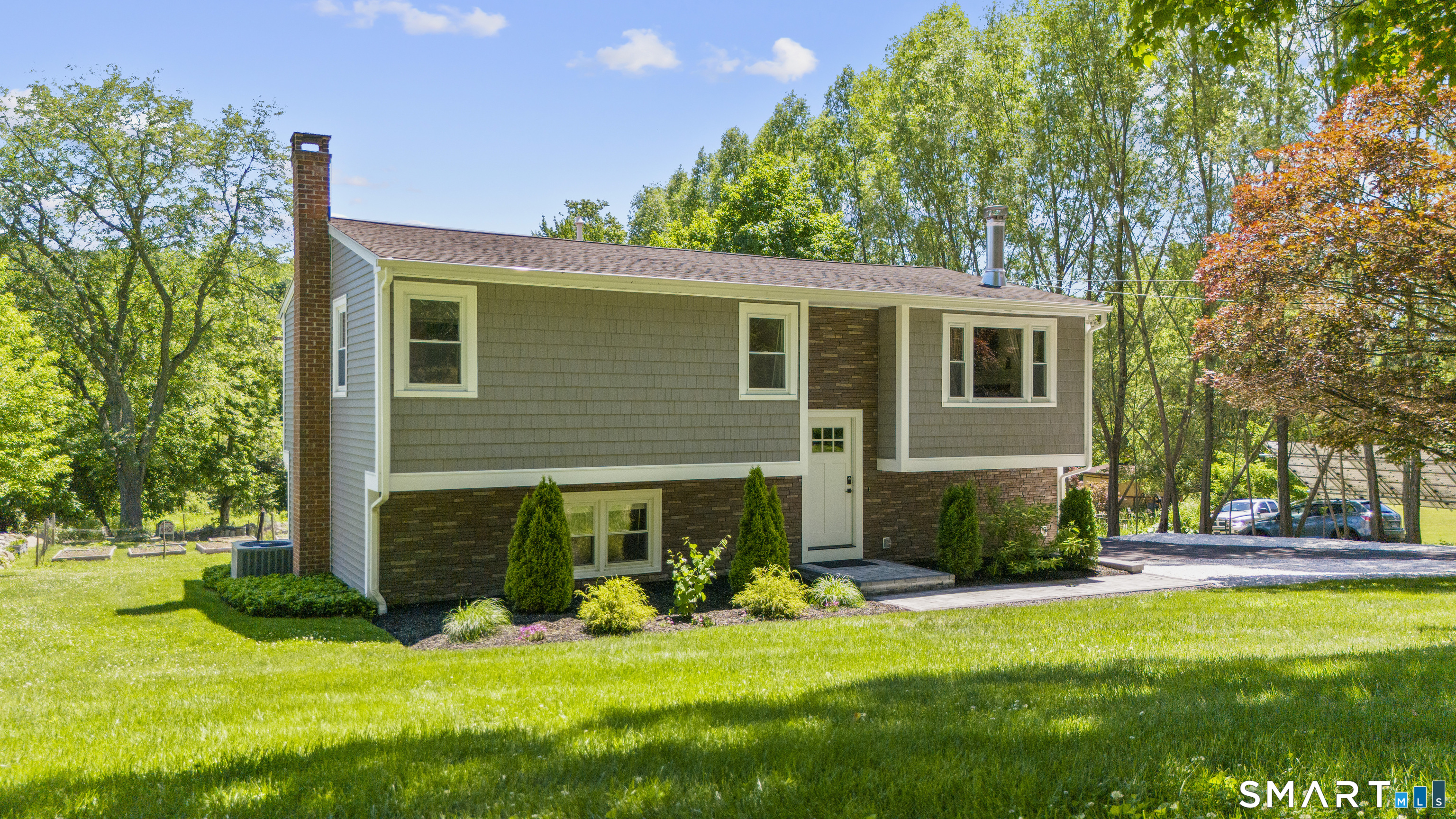 27 Town Farm Road New Milford, CT 06776 - Photo 2 of 40 Gallery Image 2