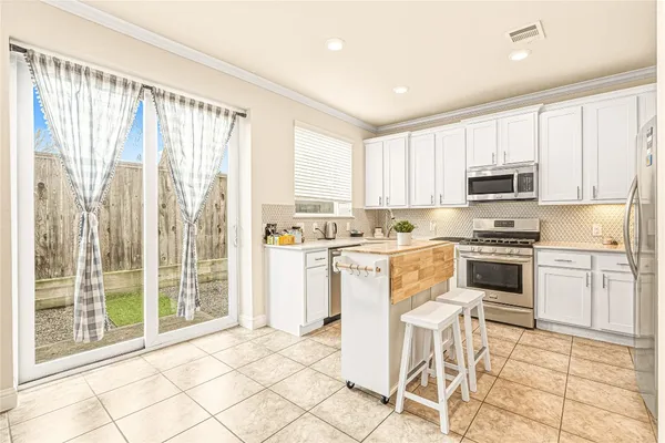 $2,250 | 1757 Sierra Crest Drive, Houston, TX 77080