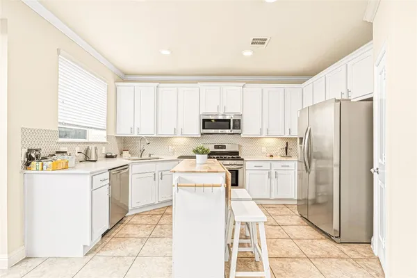 $2,250 | 1757 Sierra Crest Drive, Houston, TX 77080