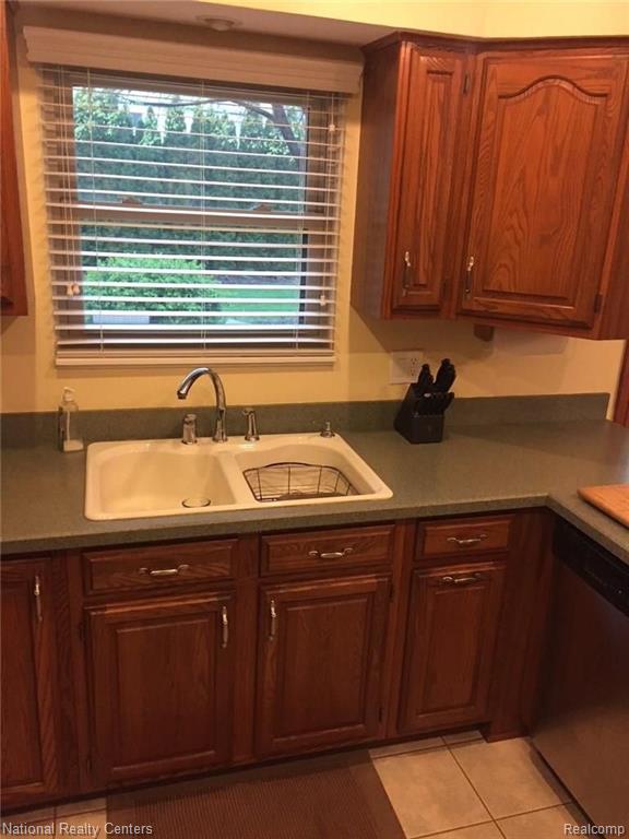 2518 Dorfield Drive Rochester Hills, MI 48307 - Photo 11 of 26