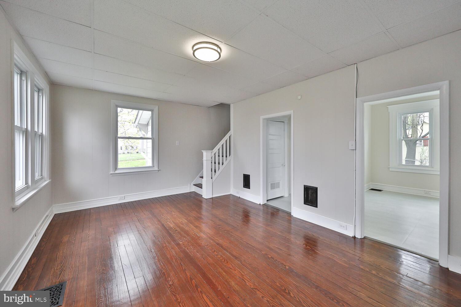154 Allison Road Willow Grove, PA 19090 - Photo 3 of 30 Gallery Image 3