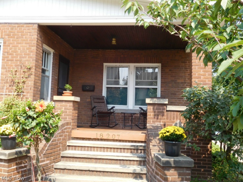 18207 Rosecliff Road Cleveland, OH 44119 - Photo 3 of 19 Gallery Image 3