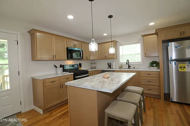 $324,000 | 1051 Williams Creek Road, Oneida, TN 37841