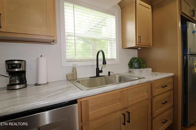 $324,000 | 1051 Williams Creek Road, Oneida, TN 37841