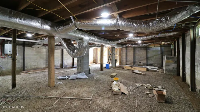 $324,000 | 1051 Williams Creek Road, Oneida, TN 37841