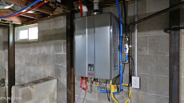 $324,000 | 1051 Williams Creek Road, Oneida, TN 37841