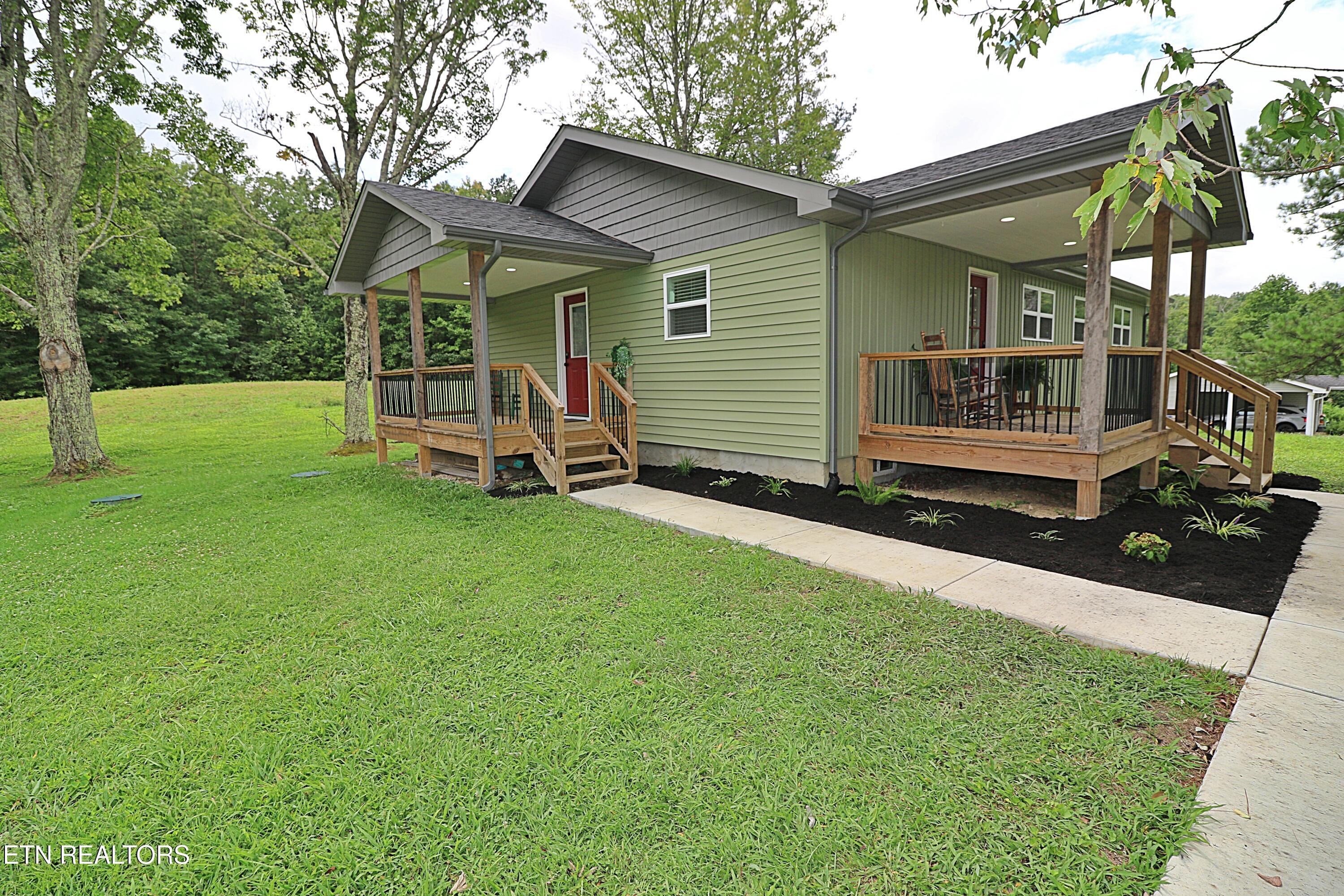 1051 Williams Creek Road Oneida, TN 37841 - Photo 57 of 57 094A1344