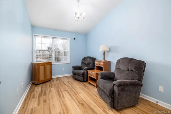 $525,000 | 418 Willow Lane, Valley Stream, NY 11580