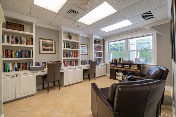 $525,000 | 418 Willow Lane, Valley Stream, NY 11580