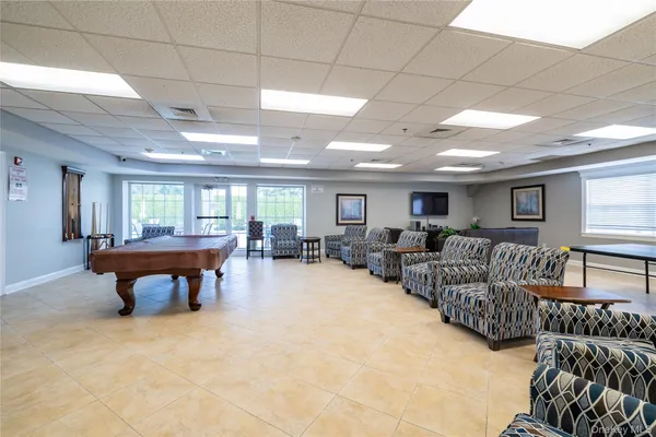 $525,000 | 418 Willow Lane, Valley Stream, NY 11580