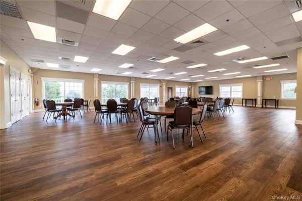 $525,000 | 418 Willow Lane, Valley Stream, NY 11580