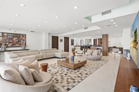 $6,500,000 | 450 Alton Road, Unit 901902, Miami Beach, FL 33139