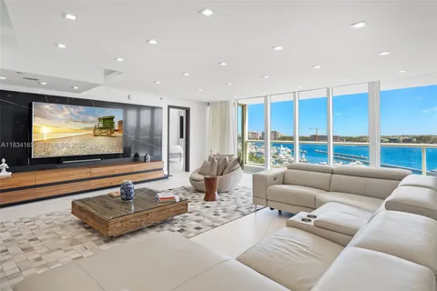 $5,600,000 | 450 Alton Road, Unit 901902, Miami Beach, FL 33139