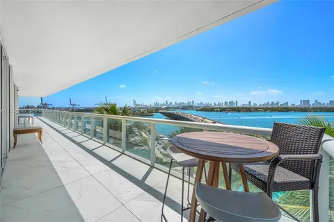 $5,600,000 | 450 Alton Road, Unit 901902, Miami Beach, FL 33139