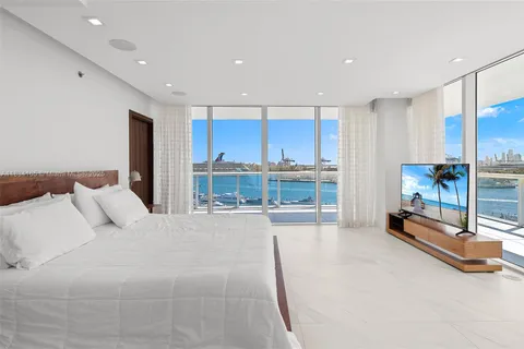 $6,500,000 | 450 Alton Road, Unit 901902, Miami Beach, FL 33139