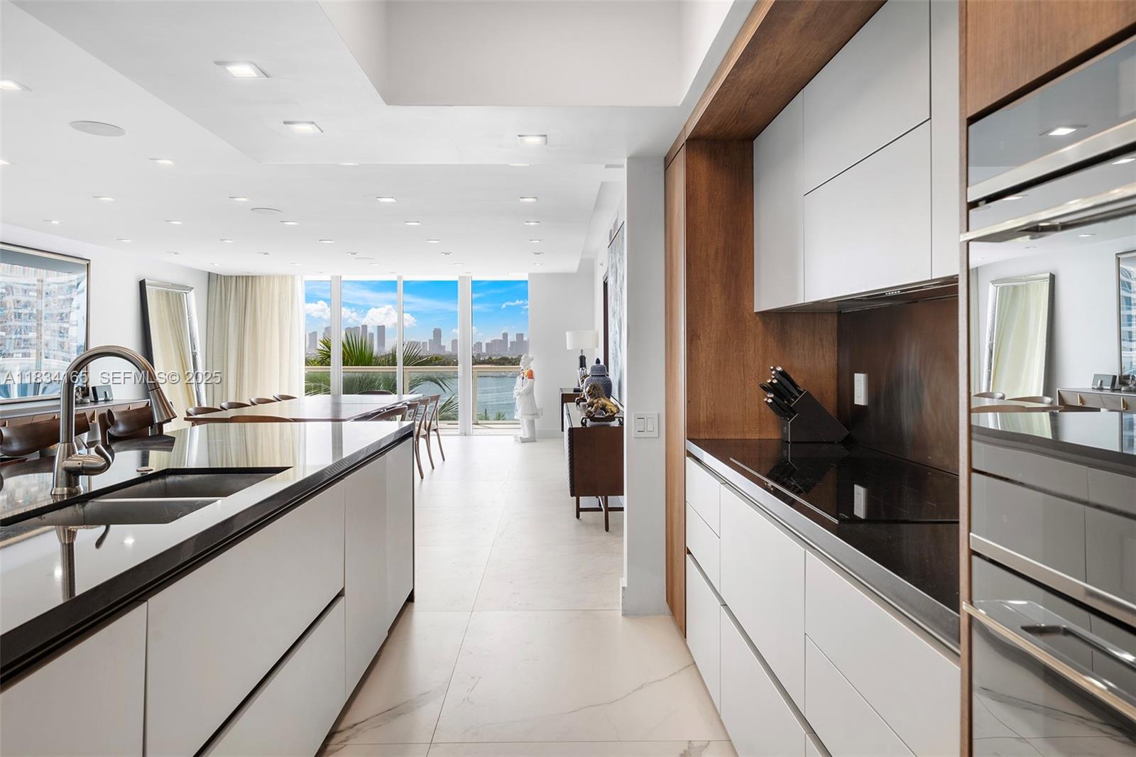 450 Alton Road, Unit 901902 Miami Beach, FL 33139 - Photo 5 of 100