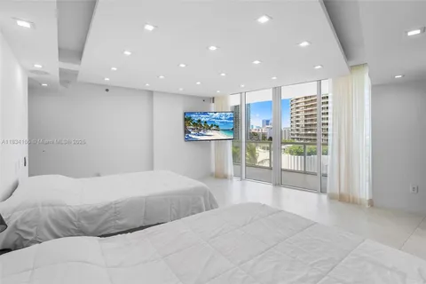 $6,500,000 | 450 Alton Road, Unit 901902, Miami Beach, FL 33139