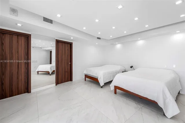 $6,500,000 | 450 Alton Road, Unit 901902, Miami Beach, FL 33139