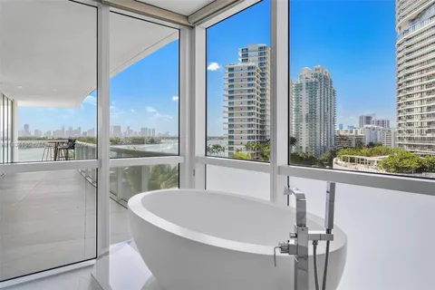 $6,500,000 | 450 Alton Road, Unit 901902, Miami Beach, FL 33139