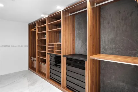 $6,500,000 | 450 Alton Road, Unit 901902, Miami Beach, FL 33139