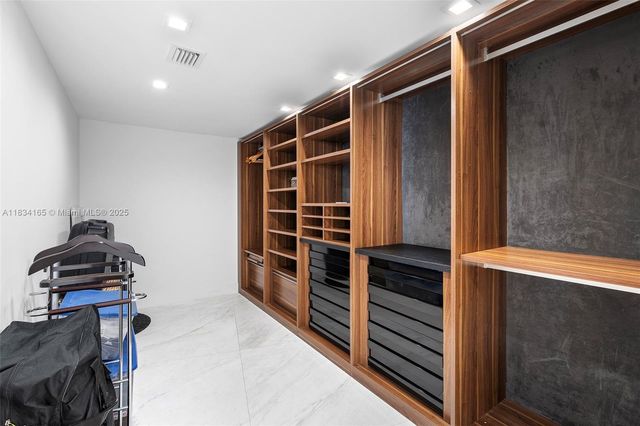 $6,700,000 | 450 Alton Road, Unit 901902, Miami Beach, FL 33139