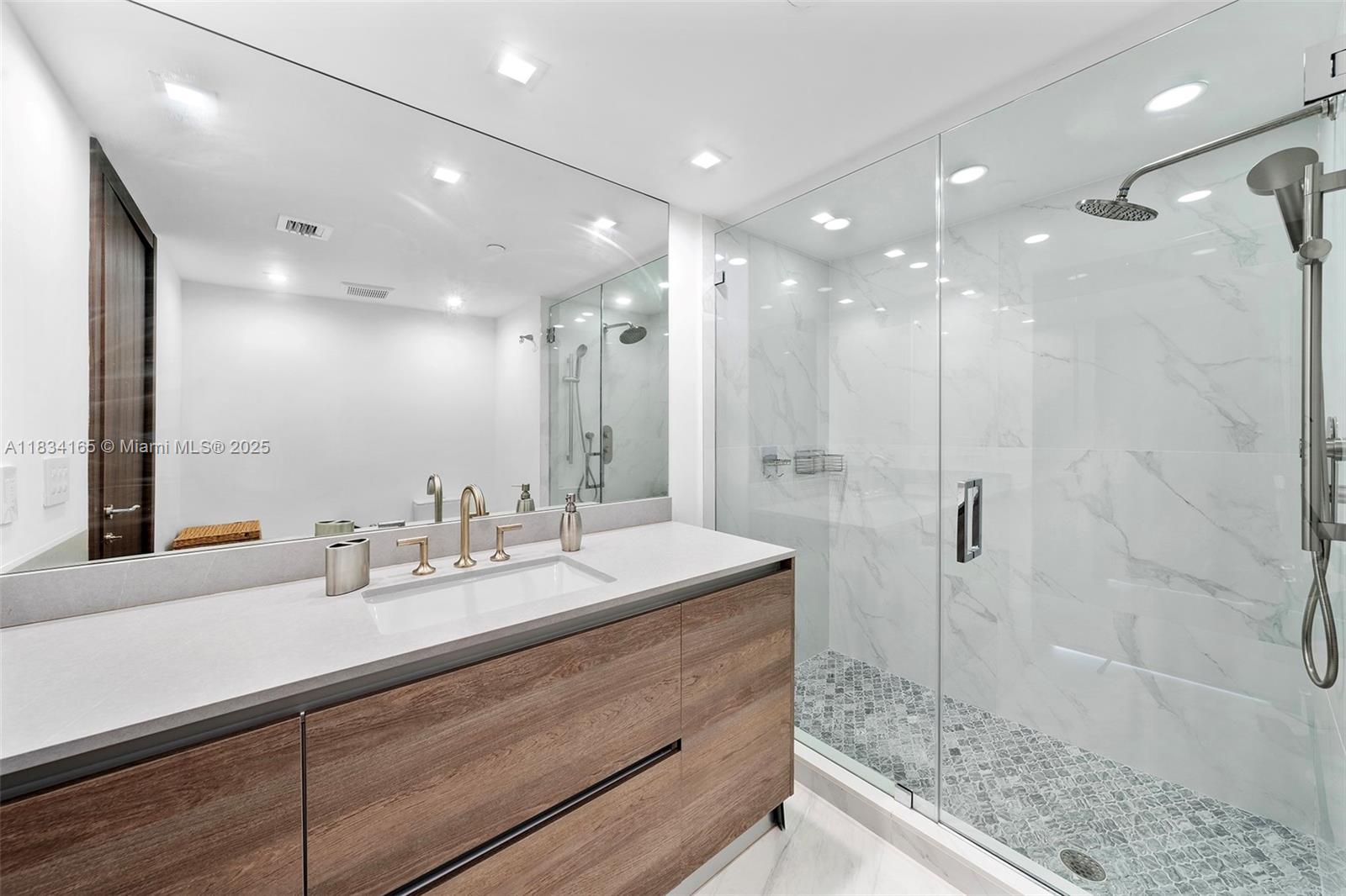 450 Alton Road, Unit 901902 Miami Beach, FL 33139 - Photo 68 of 100