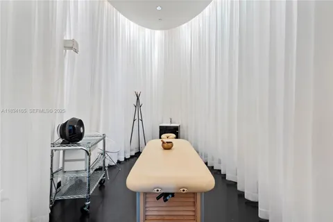 $5,600,000 | 450 Alton Road, Unit 901902, Miami Beach, FL 33139