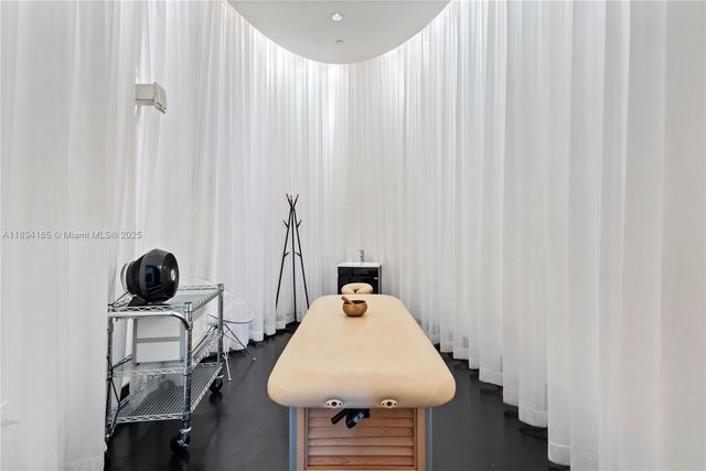 $6,700,000 | 450 Alton Road, Unit 901902, Miami Beach, FL 33139