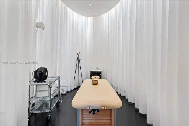 $6,500,000 | 450 Alton Road, Unit 901902, Miami Beach, FL 33139