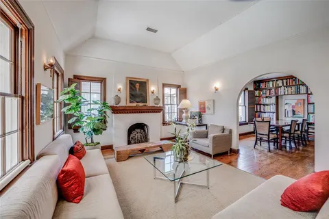 $849,900 | 6423 Velasco Avenue, Dallas, TX 75214