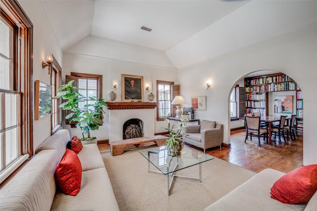 6423 Velasco Avenue Dallas, TX 75214 - Photo 3 of 26